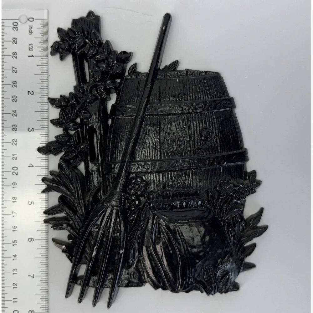1976 Sexton Cast Iron Black Country Water Barrel wall hanging vintage